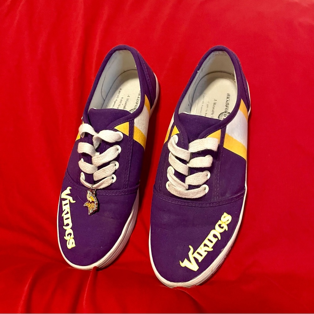 Wmns Bradford Exchange NFL Vikings Shoes (7.5)